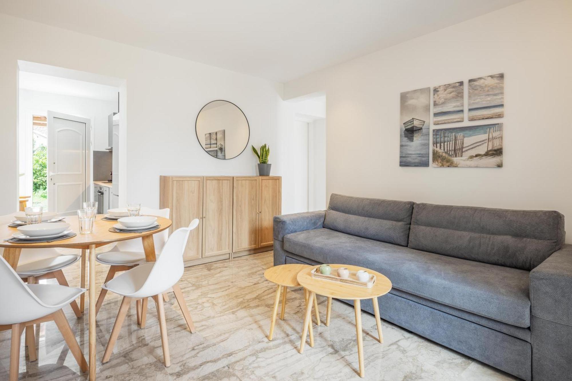 Minimalist Apartment Near The Airport And The City Center Kanálion Exterior photo
